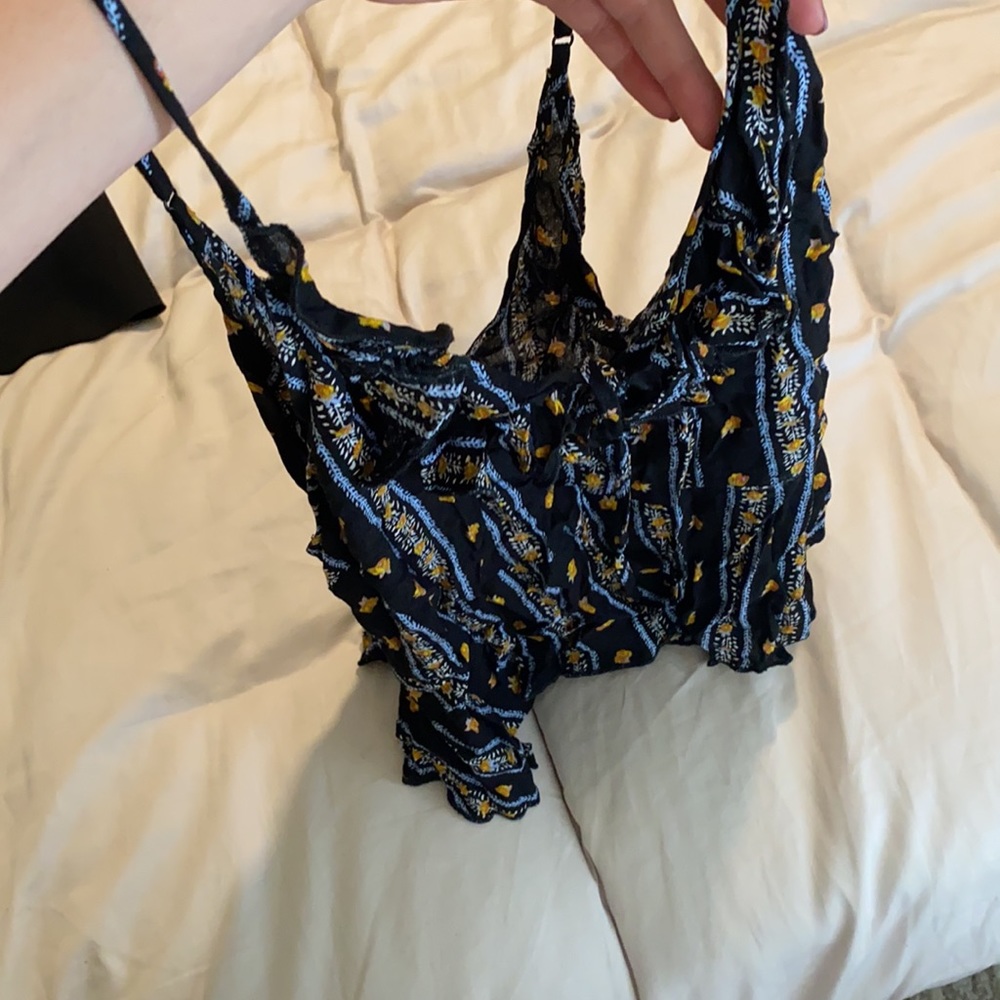 FREE PEOPLE black detailed crop top 🖤 - Picture 3 of 4